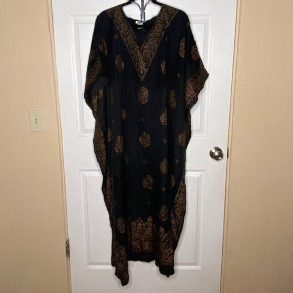Cover Up Black w Gold Floral Medallion Cover OSFM Y - Picture 11 of 12